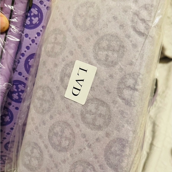 Purple purse large stunning gift new with clutch 2 piece set VEGAN LEATHER - Picture 14 of 14